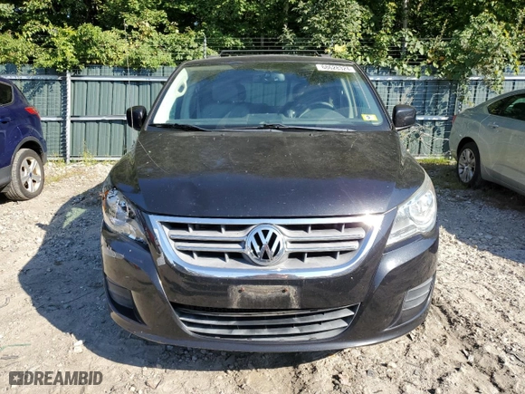 2011 Volkswagen Routan SE with VIN 2V4RW3DG1BR642028, listed as a Copart auction lot 68628324 with 148,540 mi miles and Salvage Title. Bid and sale history available at carsss.com. Image 5.