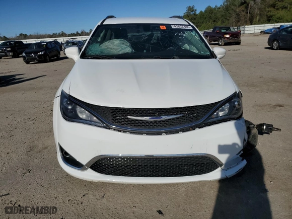2018 Chrysler Pacifica Touring L with VIN 2C4RC1BG0JR233737, listed as a Copart auction lot 42822485 with NaN miles and Salvage Title. Bid and sale history available at carsss.com. Image 5.