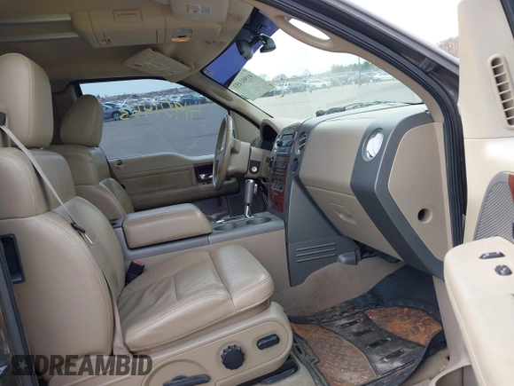 2005 Ford F-150 XLT with VIN 1FTPX14515NA43732, listed as a IAAI auction lot 41901453 with 216,729 mi miles. Bid and sale history available at carsss.com. Image 5.