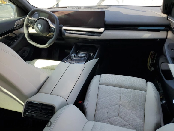 2024 BMW 5 Series 530i with VIN WBA43FJ0XRCP78759, listed as a Copart auction lot 76415134 with 0 mi miles and Salvage Title. Bid and sale history available at carsss.com. Image 8.