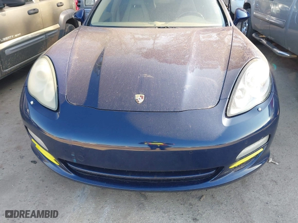 2010 Porsche Panamera S with VIN WP0AB2A70AL061547, listed as a IAAI auction lot 40972962 with 148,139 mi miles. Bid and sale history available at carsss.com. Image 9.