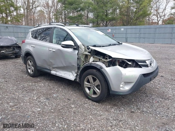 2015 Toyota RAV4 XLE with VIN 2T3RFREV9FW332635, listed as a IAAI auction lot 41899021 with 171,144 mi miles. Bid and sale history available at carsss.com. Image 1.