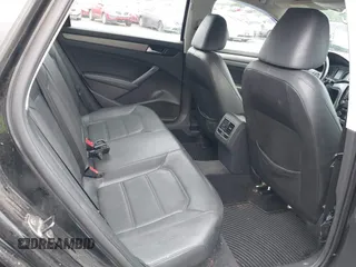 2014 Volkswagen Passat SE z VIN 1VWBT7A38EC037432, wystawiony jako IAAI lot #42347247 z przebiegiem 138 883 mil mil oraz . Historia ofert i sprzedaży dostępna na DreamBid. Obrazek 8.