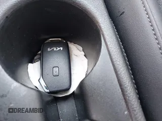 2024 Kia Seltos S z VIN KNDEU2AA2R7475621, wystawiony jako IAAI lot #41673661 z przebiegiem 31 690 mil mil oraz . Historia ofert i sprzedaży dostępna na DreamBid. Obrazek 11.