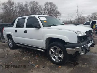 2005 Chevrolet Avalanche Z71 with VIN 3GNEK12Z65G200232, listed as a IAAI auction lot 41128043 with 173,874 mi miles. Bid and sale history available at carsss.com. Image 14.
