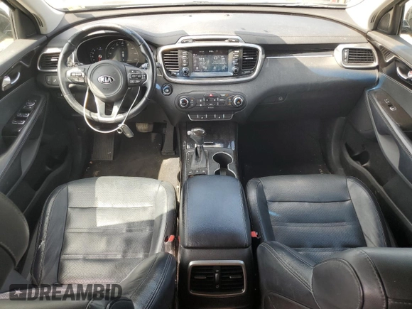 2017 Kia Sorento EX z VIN 5XYPHDA59HG337670, wystawiony jako Copart lot #61773645 z przebiegiem 146 242 mil mil oraz Czysty tytuł • Clean title. Historia ofert i sprzedaży dostępna na DreamBid. Obrazek 8.