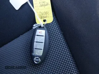 2018 Nissan Pathfinder SL with VIN 5N1DR2MN1JC625124, listed as a IAAI auction lot 41345930 with 112,943 mi miles. Bid and sale history available at carsss.com. Image 11.