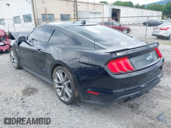 2023 Ford Mustang GT z VIN 1FA6P8CF1P5300833, wystawiony jako IAAI lot #42253780 z przebiegiem 31 868 mil mil oraz . Historia ofert i sprzedaży dostępna na DreamBid. Obrazek 3.