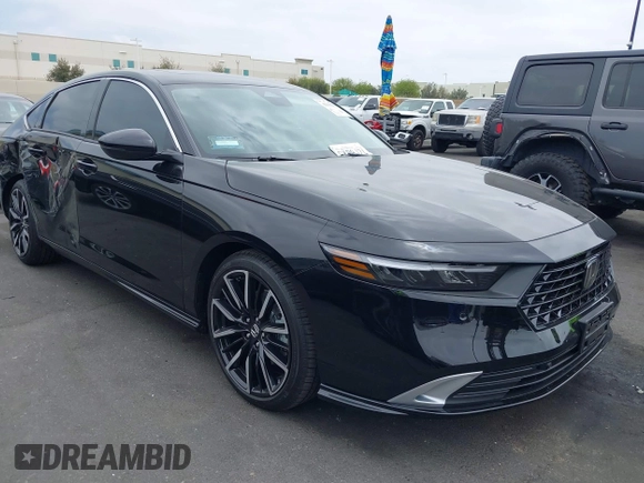2025 Honda Accord Touring with VIN 1HGCY2F82SA033286, listed as a IAAI auction lot 42110972 with 773 mi miles and . Bid and sale history available at DreamBid. Image 1.