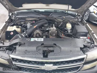 2006 Chevrolet Silverado 1500 LS with VIN 1GCEC19X96Z271646, listed as a IAAI auction lot 41412231 with 213,065 mi miles. Bid and sale history available at carsss.com. Image 10.