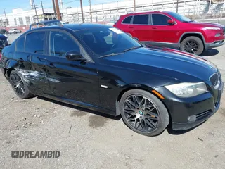 2009 BMW 3 Series 328i z VIN WBAPH57559NL77104, wystawiony jako IAAI lot #41707276 z przebiegiem 146 170 mil mil oraz . Historia ofert i sprzedaży dostępna na DreamBid. Obrazek 1.