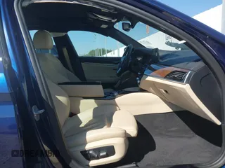 2020 BMW 5 Series 530i z VIN WBAJR3C03LCD11920, wystawiony jako IAAI lot #40532169 z przebiegiem 26 023 mil mil oraz . Historia ofert i sprzedaży dostępna na DreamBid. Obrazek 5.
