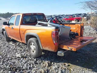 2005 Chevrolet Colorado LS Z71 with VIN 1GCDT196358154331, listed as a IAAI auction lot 41499278 with 206,215 mi miles. Bid and sale history available at carsss.com. Image 3.