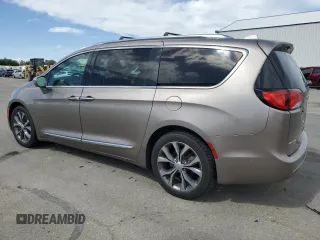 2017 Chrysler Pacifica Limited z VIN 2C4RC1GG5HR759865, wystawiony jako Copart lot #56431515 z przebiegiem 93 473 mil mil oraz Szkoda całkowita • Salvage title. Historia ofert i sprzedaży dostępna na DreamBid. Obrazek 2.