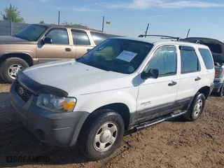 2007 Ford Escape XLS with VIN 1FMYU02Z27KB18032, listed as a IAAI auction lot 42047295 with 163,348 mi miles. Bid and sale history available at carsss.com. Image 2.