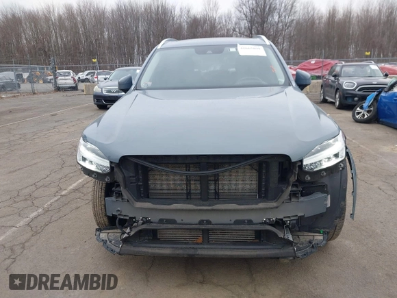 2020 Volvo XC90 Momentum with VIN YV4A22PK7L1539518, listed as a IAAI auction lot 41665899 with 59,883 mi miles. Bid and sale history available at carsss.com. Image 13.