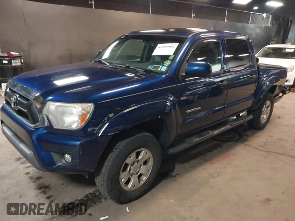2014 Toyota Tacoma with VIN 3TMLU4EN4EM156933, listed as a IAAI auction lot 41197904 with 128,183 mi miles. Bid and sale history available at carsss.com. Image 17.