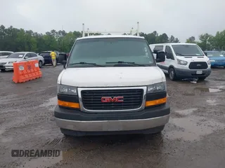 2017 GMC Savana Cargo z VIN 1GTW7AFF3H1903983, wystawiony jako IAAI lot #42369550 z przebiegiem 112 140 mil mil oraz . Historia ofert i sprzedaży dostępna na DreamBid. Obrazek 12.