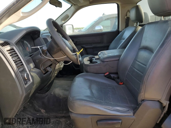 2015 Ram 1500 Express z VIN 3C6JR6AG8FG578089, wystawiony jako Copart lot #53043095 z przebiegiem 223 176 mil mil oraz Czysty tytuł • Clean title. Historia ofert i sprzedaży dostępna na DreamBid. Obrazek 7.