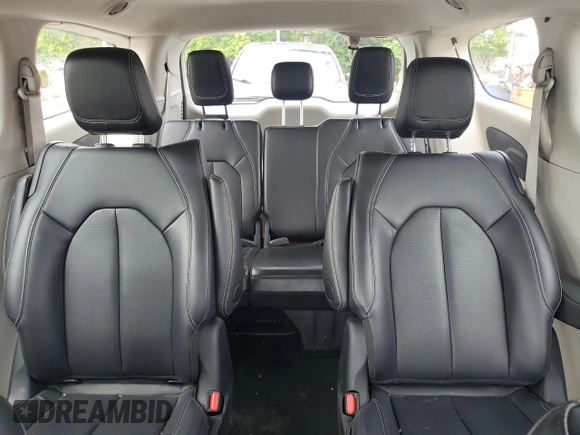 2024 Chrysler Pacifica Hybrid Select with VIN 2C4RC1S7XRR130577, listed as a Copart auction lot 58790055 with 30,530 mi miles and Clean title. Bid and sale history available at DreamBid. Image 10.