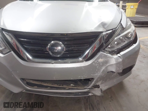 2018 Nissan Altima 2.5 SR with VIN 1N4AL3AP2JC299716, listed as a IAAI auction lot 41829131 with 39,741 mi miles. Bid and sale history available at carsss.com. Image 6.