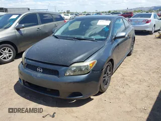 2006 Scion tC z VIN JTKDE177060115047, wystawiony jako IAAI lot #41967294 z przebiegiem 251 237 mil mil oraz . Historia ofert i sprzedaży dostępna na DreamBid. Obrazek 6.