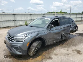 2023 Volkswagen Tiguan S z VIN 3VVRB7AX4PM043335, wystawiony jako Copart lot #59045145 z przebiegiem 31 659 mil mil oraz Szkoda całkowita • Salvage title. Historia ofert i sprzedaży dostępna na DreamBid. Obrazek 1.