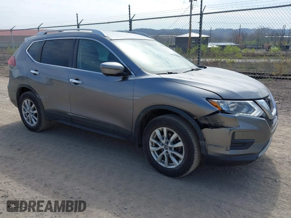 2018 Nissan Rogue SV z VIN KNMAT2MV7JP557753, wystawiony jako IAAI lot #41999721 z przebiegiem 45 130 mil mil oraz . Historia ofert i sprzedaży dostępna na DreamBid. Obrazek 1.