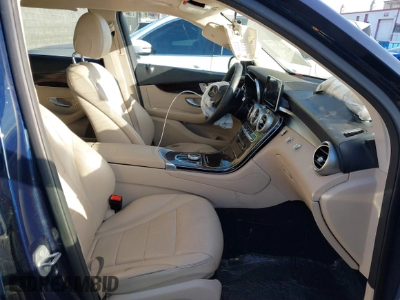 2019 Mercedes-Benz GLC with VIN WDC0G4JB6KF567472, listed as a IAAI auction lot 41691934 with 82,872 mi miles. Bid and sale history available at carsss.com. Image 5.