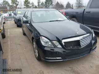 2013 Mercedes-Benz E-Class E 350 Luxury with VIN WDDHF8JB7DA708803, listed as a IAAI auction lot 41559901 with 101,097 mi miles. Bid and sale history available at carsss.com. Image 1.
