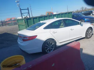 2017 Hyundai Azera with VIN KMHFG4JG7HA590918, listed as a IAAI auction lot 41990813 with 128,088 mi miles. Bid and sale history available at carsss.com. Image 4.