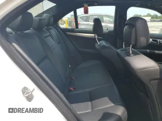 2013 Mercedes-Benz C 300 Sport z VIN WDDGF8ABXDR285941, wystawiony jako Copart lot #58211605 z przebiegiem 130 963 mil mil oraz Szkoda całkowita • Salvage title. Historia ofert i sprzedaży dostępna na DreamBid. Obrazek 10.