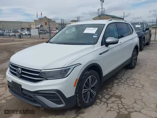 2024 Volkswagen Tiguan Wolfsburg Edition with VIN 3VV5B7AX1RM232736, listed as a IAAI auction lot 41913474 with 9,160 mi miles. Bid and sale history available at carsss.com. Image 17.