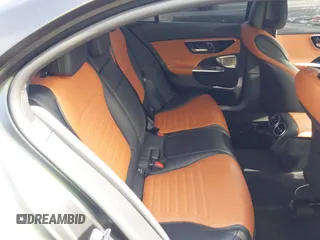 2024 Mercedes-Benz C 300 z VIN W1KAF4HB2RR178054, wystawiony jako IAAI lot #42434925 z przebiegiem 16 016 mil mil oraz . Historia ofert i sprzedaży dostępna na DreamBid. Obrazek 8.