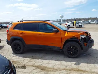 2016 Jeep Cherokee Trailhawk с VIN 1C4PJMBS4GW104841, выставлен на аукционе IAAI как лот 41883523 с пробегом 171 734 миль миль и . История ставок и продаж доступна на DreamBid. Изображение 13.