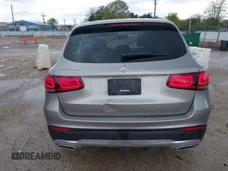 2020 Mercedes-Benz GLC 300 z VIN WDC0G8EB0LF687206, wystawiony jako IAAI lot #42155839 z przebiegiem 79 503 mil mil oraz . Historia ofert i sprzedaży dostępna na DreamBid. Obrazek 16.