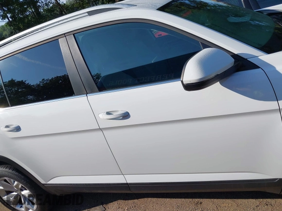 2018 Volkswagen Atlas SE z VIN 1V2LR2CA0JC520538, wystawiony jako IAAI lot #42862283 z przebiegiem 119 258 mil mil oraz . Historia ofert i sprzedaży dostępna na DreamBid. Obrazek 13.