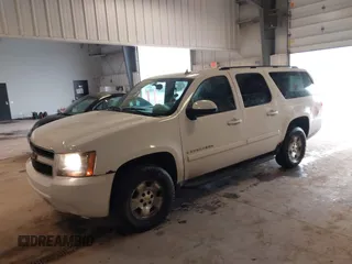 2008 Chevrolet Suburban Commercial with VIN 1GNFK163X8J227012, listed as a IAAI auction lot 41760694 with 161,130 mi miles. Bid and sale history available at carsss.com. Image 2.