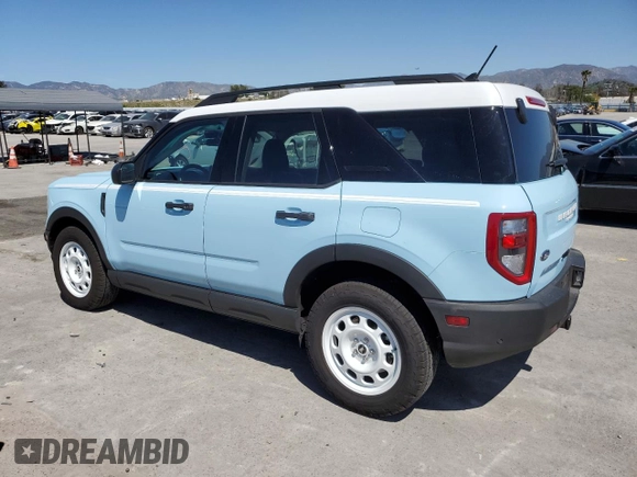 2024 Ford Bronco Sport Heritage z VIN 3FMCR9G64RRE99850, wystawiony jako Copart lot #50437215 z przebiegiem 8 704 mil mil oraz Szkoda całkowita • Salvage title. Historia ofert i sprzedaży dostępna na DreamBid. Obrazek 2.