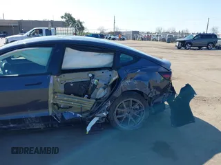 2022 Tesla Model 3 Long Range z VIN 5YJ3E1EB2NF251772, wystawiony jako IAAI lot #41773684 z przebiegiem 28 500 mil mil oraz . Historia ofert i sprzedaży dostępna na DreamBid. Obrazek 6.
