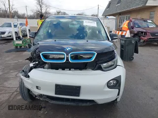 2016 BMW i3 z VIN WBY1Z2C57GV556766, wystawiony jako IAAI lot #41909815 z przebiegiem 51 291 mil mil oraz . Historia ofert i sprzedaży dostępna na DreamBid. Obrazek 13.
