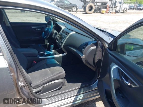 2014 Nissan Altima SV with VIN 1N4AL3AP0EC402329, listed as a IAAI auction lot 42129620 with 160,286 mi miles and . Bid and sale history available at DreamBid. Image 5.