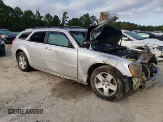 2005 Dodge Magnum SE z VIN 2D4FV48V75H154553, wystawiony jako Copart lot #71887724 z przebiegiem Nie podano mil oraz Szkoda całkowita • Salvage title. Historia ofert i sprzedaży dostępna na DreamBid. Obrazek 4.