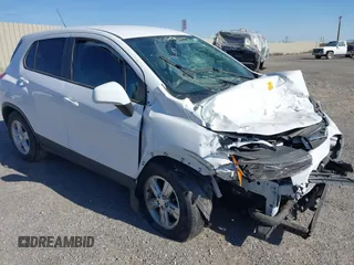 2020 Chevrolet Trax LS z VIN 3GNCJKSB4LL332316, wystawiony jako IAAI lot #42486061 z przebiegiem Nie podano mil oraz . Historia ofert i sprzedaży dostępna na DreamBid. Obrazek 1.
