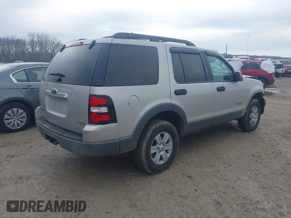 2006 Ford Explorer XLT with VIN 1FMEU73E96ZA24422, listed as a IAAI auction lot 41634581 with 158,475 mi miles. Bid and sale history available at carsss.com. Image 4.