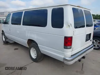 2003 Ford Econoline Passenger XL with VIN 1FDSS31L13HB83911, listed as a IAAI auction lot 42213376 with 236,989 mi miles. Bid and sale history available at carsss.com. Image 3.