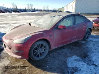 2022 Tesla Model 3 Long Range z VIN 5YJ3E1EB0NF107170, wystawiony jako Copart lot #79067033 z przebiegiem 51 921 mil mil oraz Czysty tytuł • Clean title. Historia ofert i sprzedaży dostępna na DreamBid. Obrazek 1.