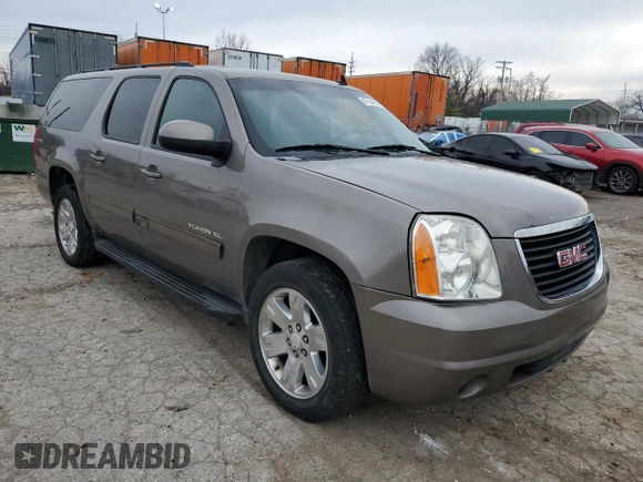 2011 GMC Yukon XL SLE with VIN 1GKS1HE00BR384801, listed as a Copart auction lot 87164264 with 210,809 mi miles and Clean Title. Bid and sale history available at carsss.com. Image 4.