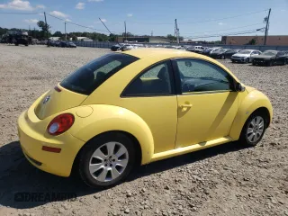 2009 Volkswagen New Beetle Coupe S with VIN 3VWPW31C59M518782, listed as a Copart auction lot 70528194 with 137,475 mi miles and Salvage Title. Bid and sale history available at carsss.com. Image 3.