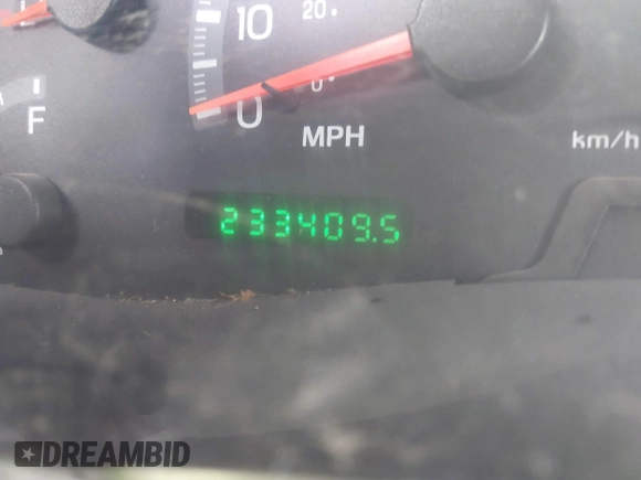 2002 Ford F-150 XL with VIN 2FTPX18L32CA67220, listed as a IAAI auction lot 42077154 with 233,409 mi miles. Bid and sale history available at carsss.com. Image 7.